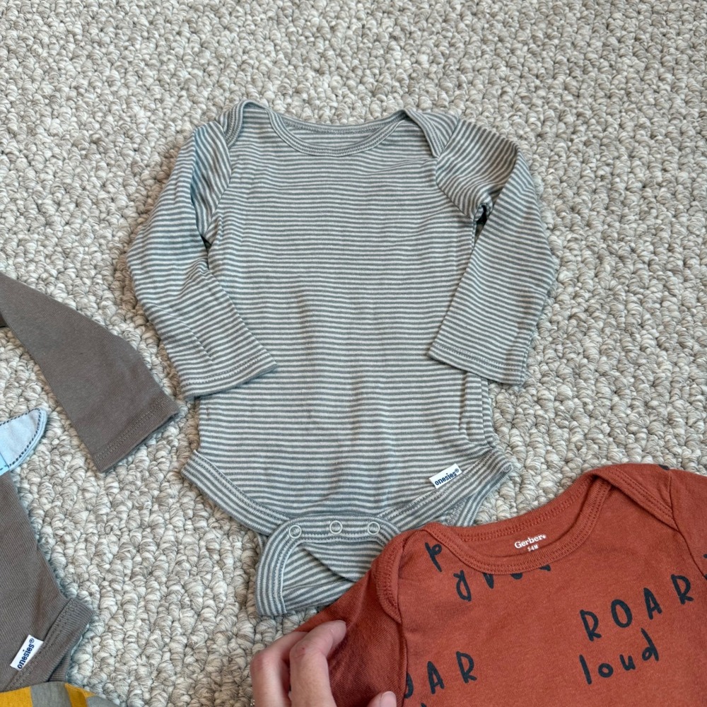 Gerber Baby Long Sleeve Bodysuits 4 Pack Size 3-6M - Picture 5 of 6
